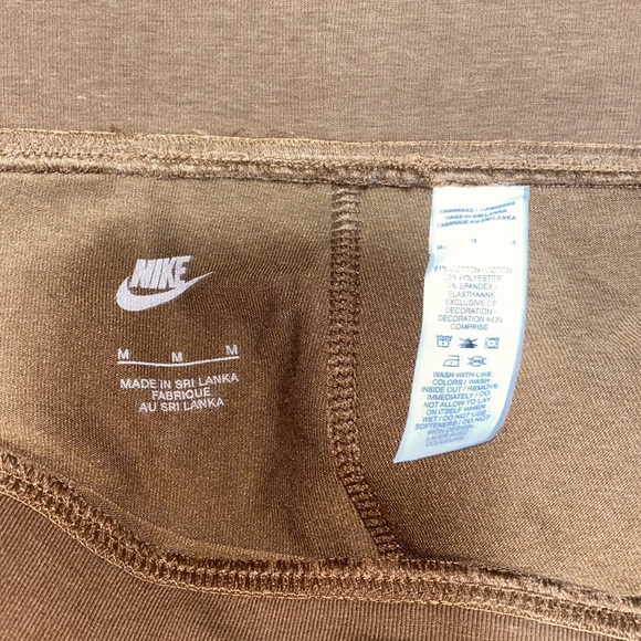 🎱Brown Nike Tight Fit Mid Rise Short Length biker shorts! - Picture 10 of 10